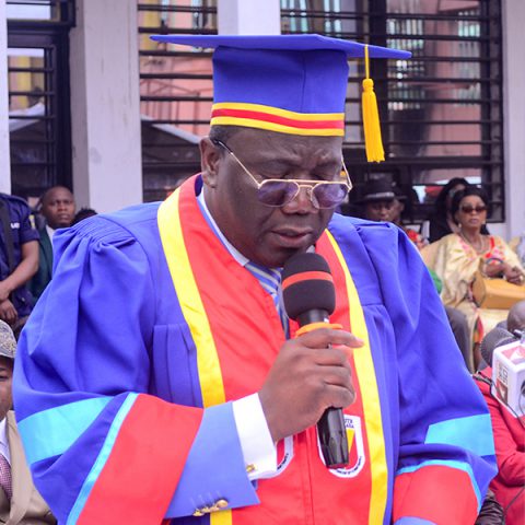 Professeur Docteur Efrem MBAKI